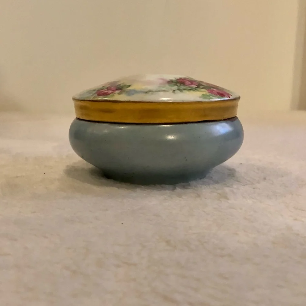 Porcelain Floral Patterned Hair Receiver EUC